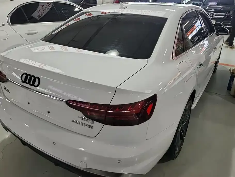 Audi A4L 2021 из CN, фото 2
