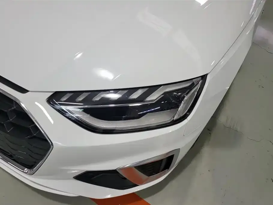 Audi A4L 2021 из CN, фото 5