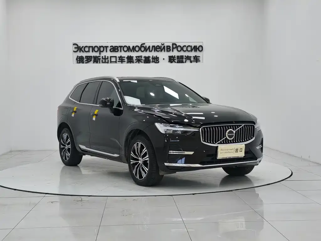 Volvo XC60 — фото 1