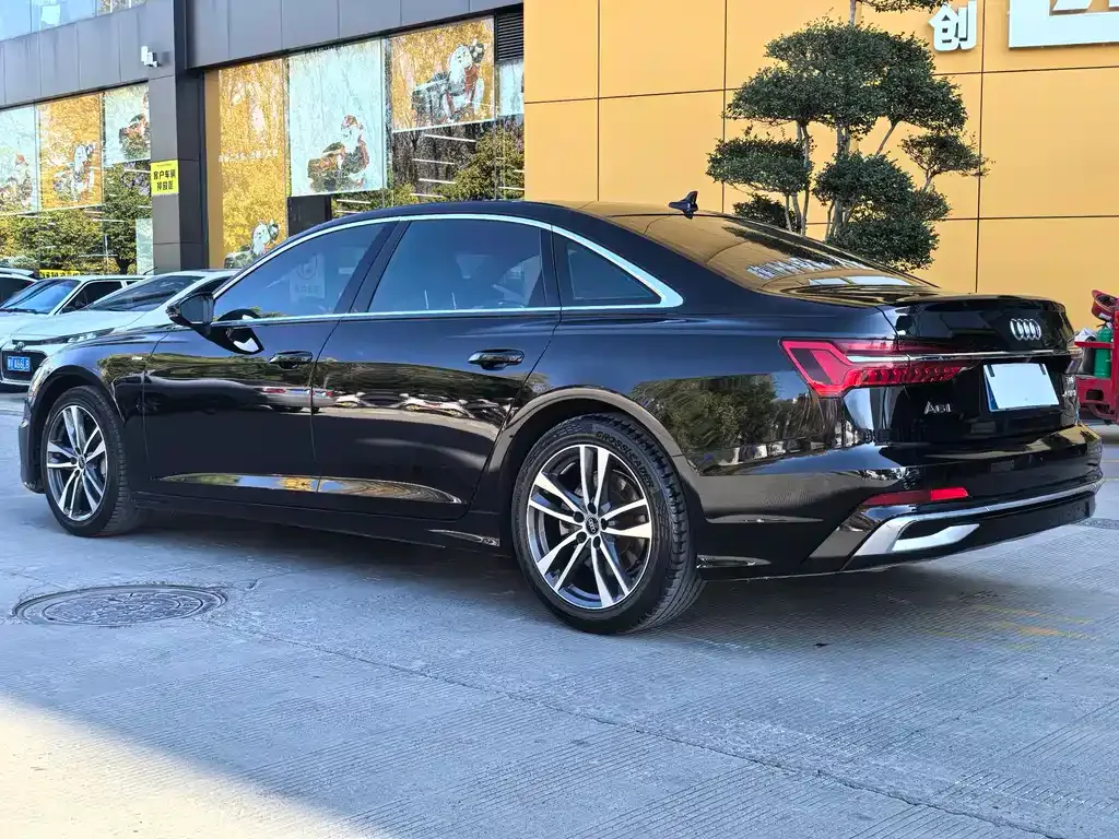 Audi A6L 2022 из CN, фото 6