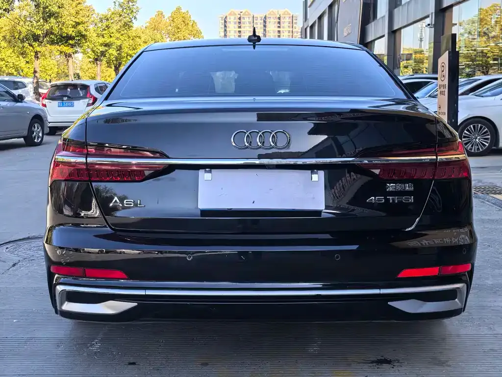 Audi A6L 2022 из CN, фото 4