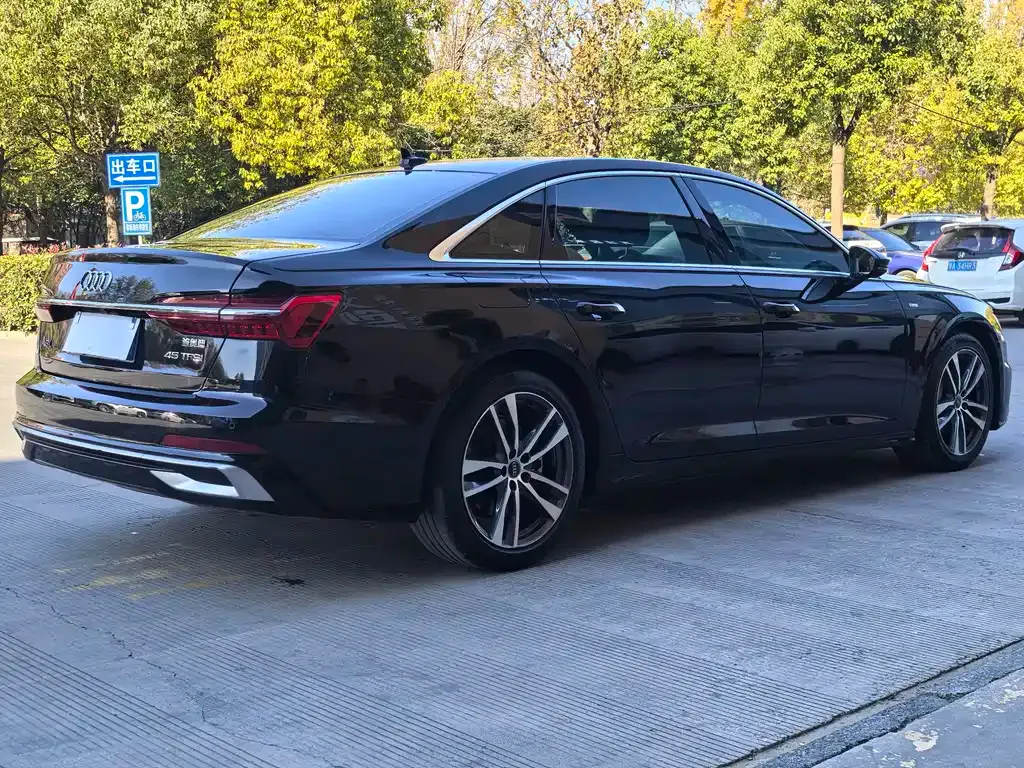 Audi A6L 2022 из CN, фото 9