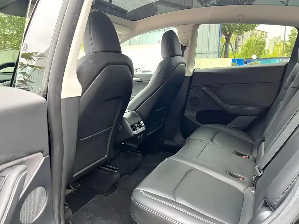 Tesla Model Y 2023 из CN, фото 5