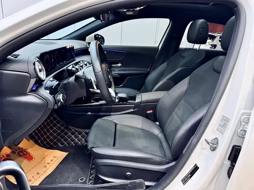 Mercedes-Benz A-Class 2023 из CN, фото 3