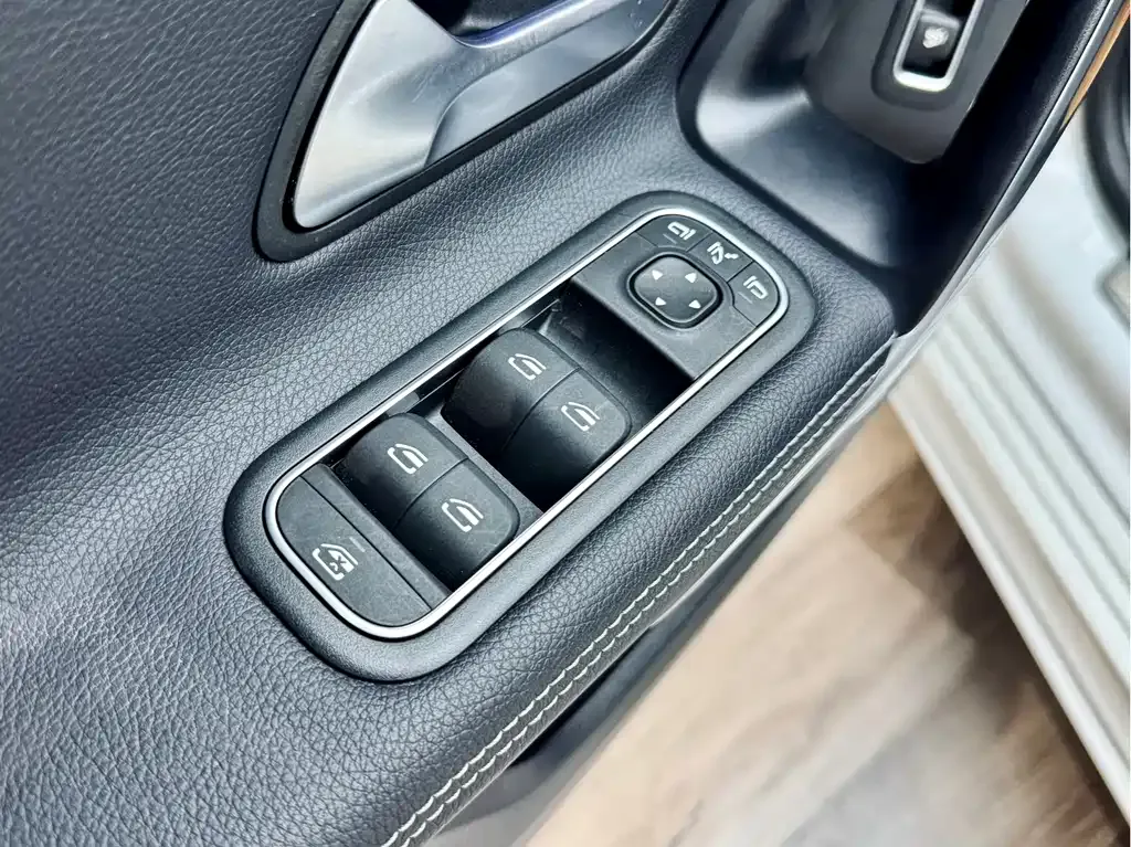Mercedes-Benz A-Class 2023 из CN, фото 10