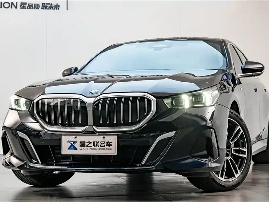 BMW 5 Series 2024 из CN, фото 2