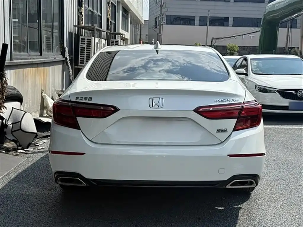 Honda Inspire — фото 6