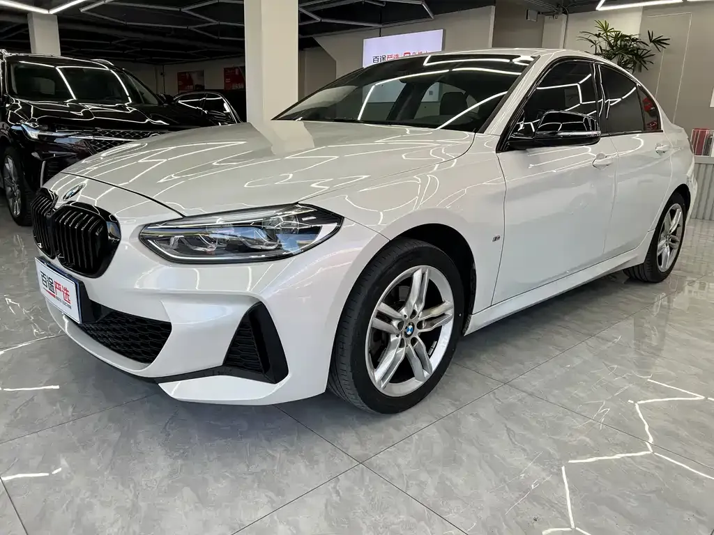 BMW 1 Series 2021 из CN, фото 1