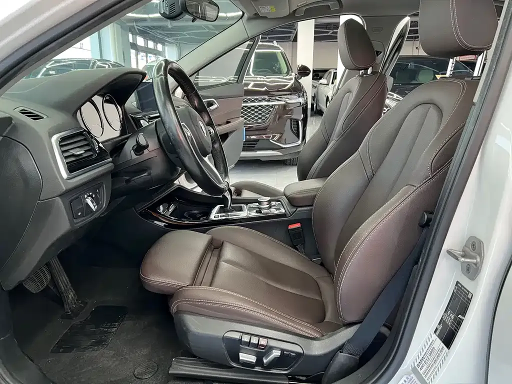 BMW 1 Series 2021 из CN, фото 10