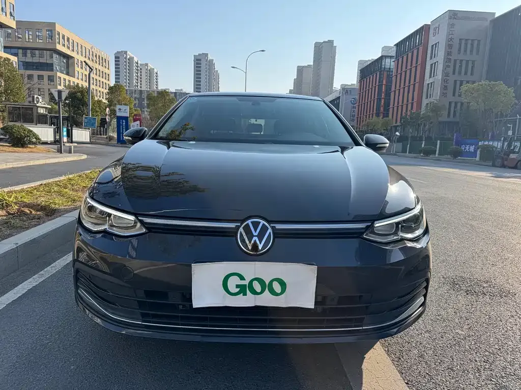 Volkswagen Golf 2023 из CN, фото 1