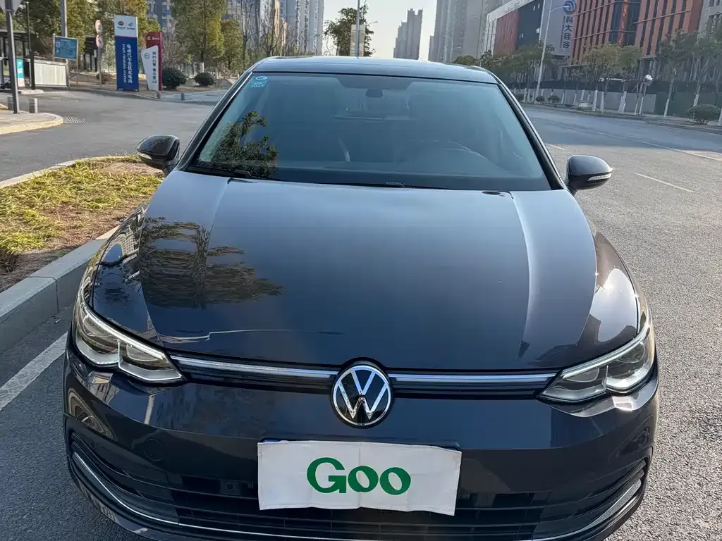 Volkswagen Golf 2023 из CN, фото 2