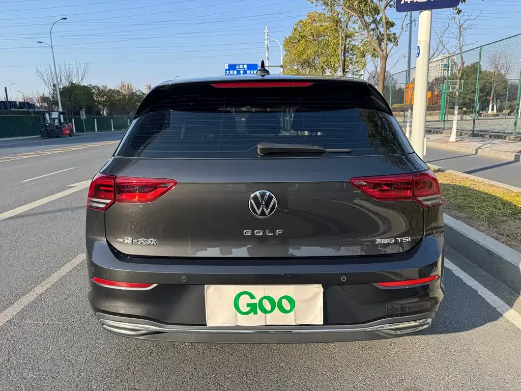 Volkswagen Golf 2023 из CN, фото 9