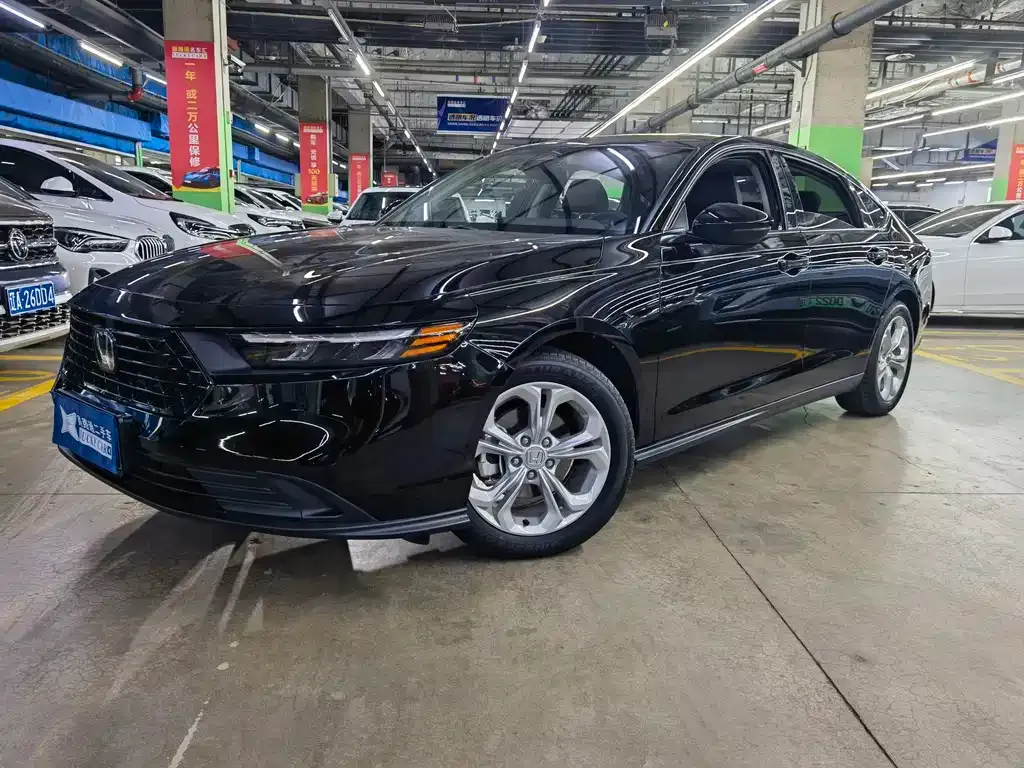 Honda Accord — фото 1