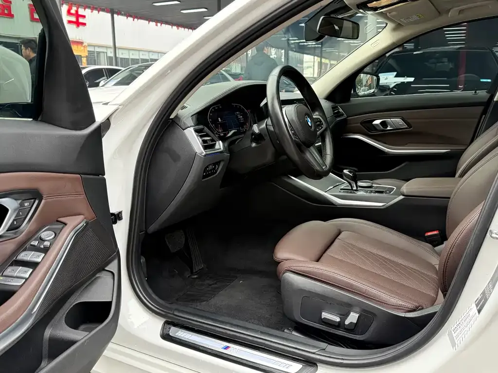 BMW 3 Series 2022 из CN, фото 4