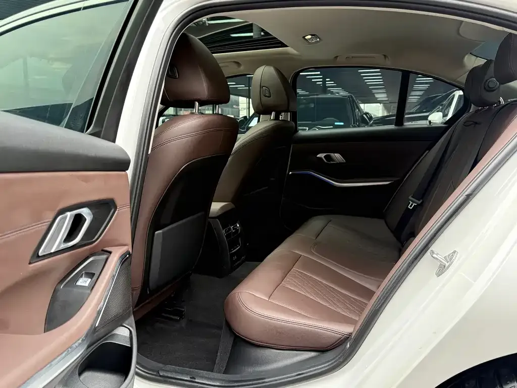BMW 3 Series 2022 из CN, фото 5