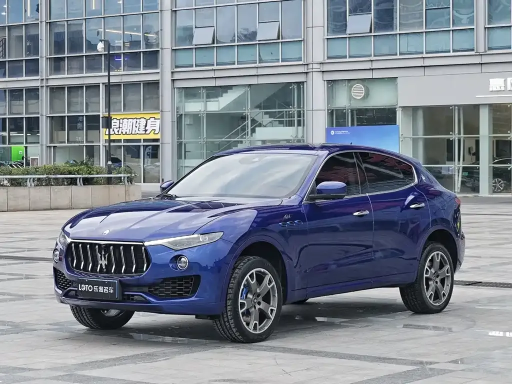 Maserati Levante — фото 1