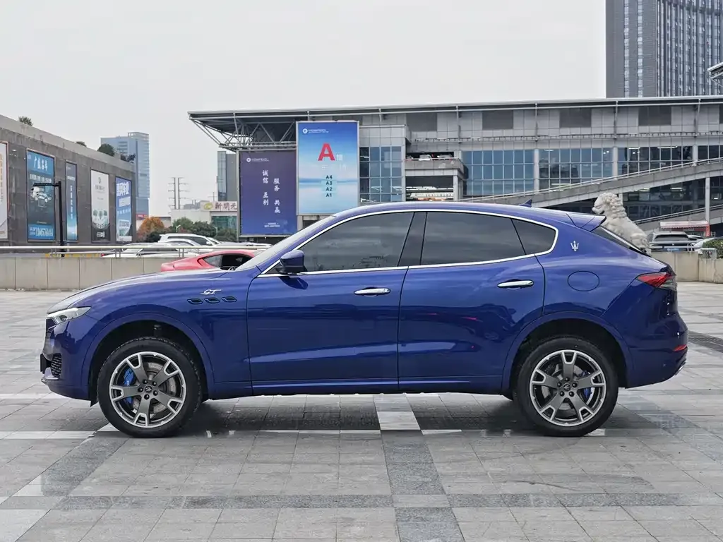 Maserati Levante — фото 8