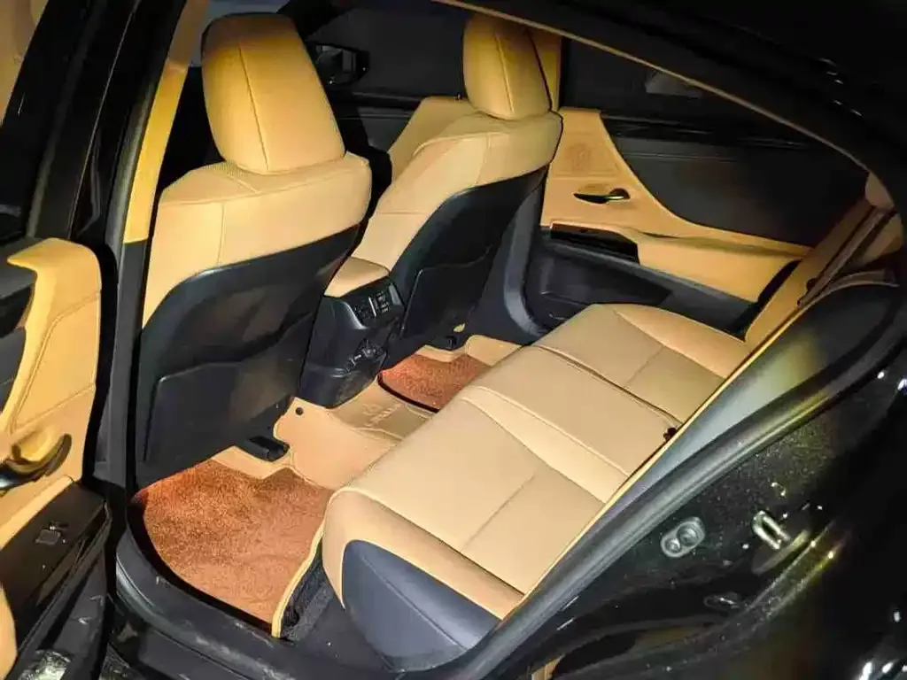 Lexus ES 2023 из CN, фото 2