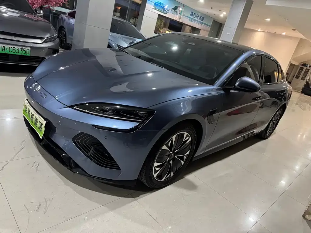 BYD Seal — фото 1