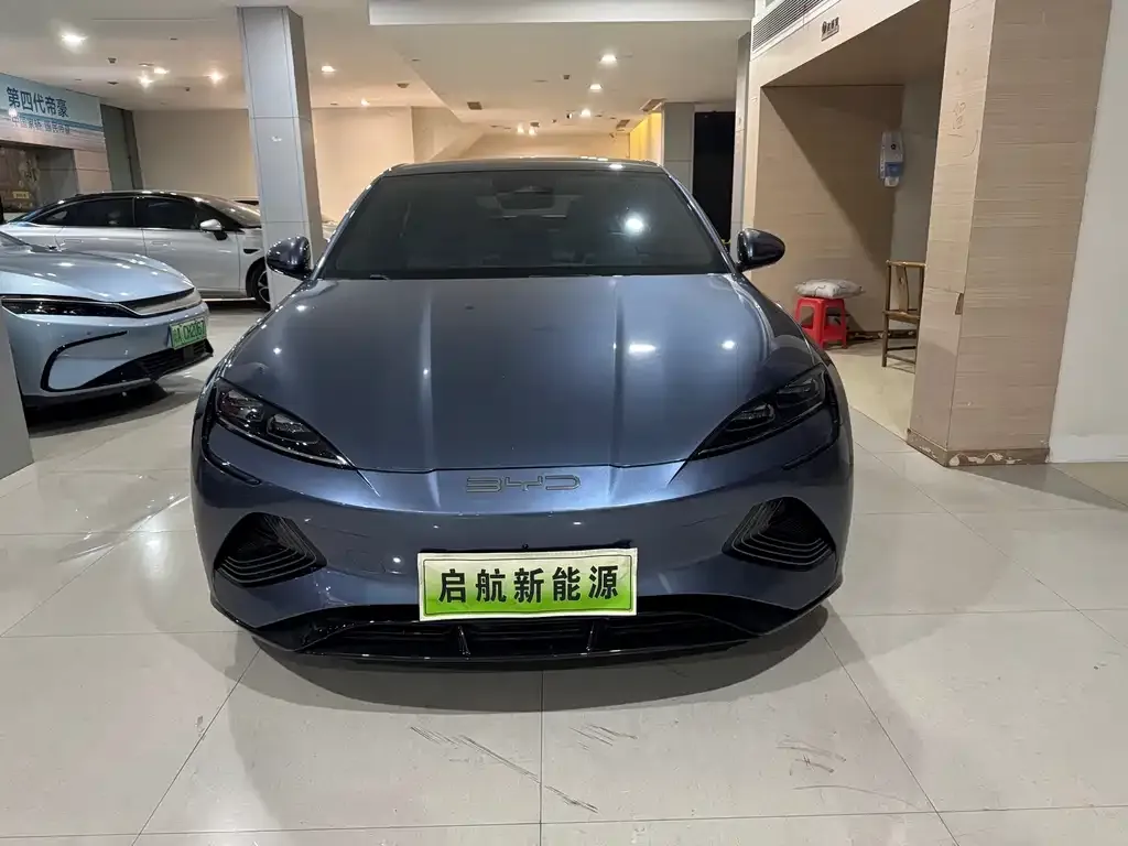BYD Seal — фото 8