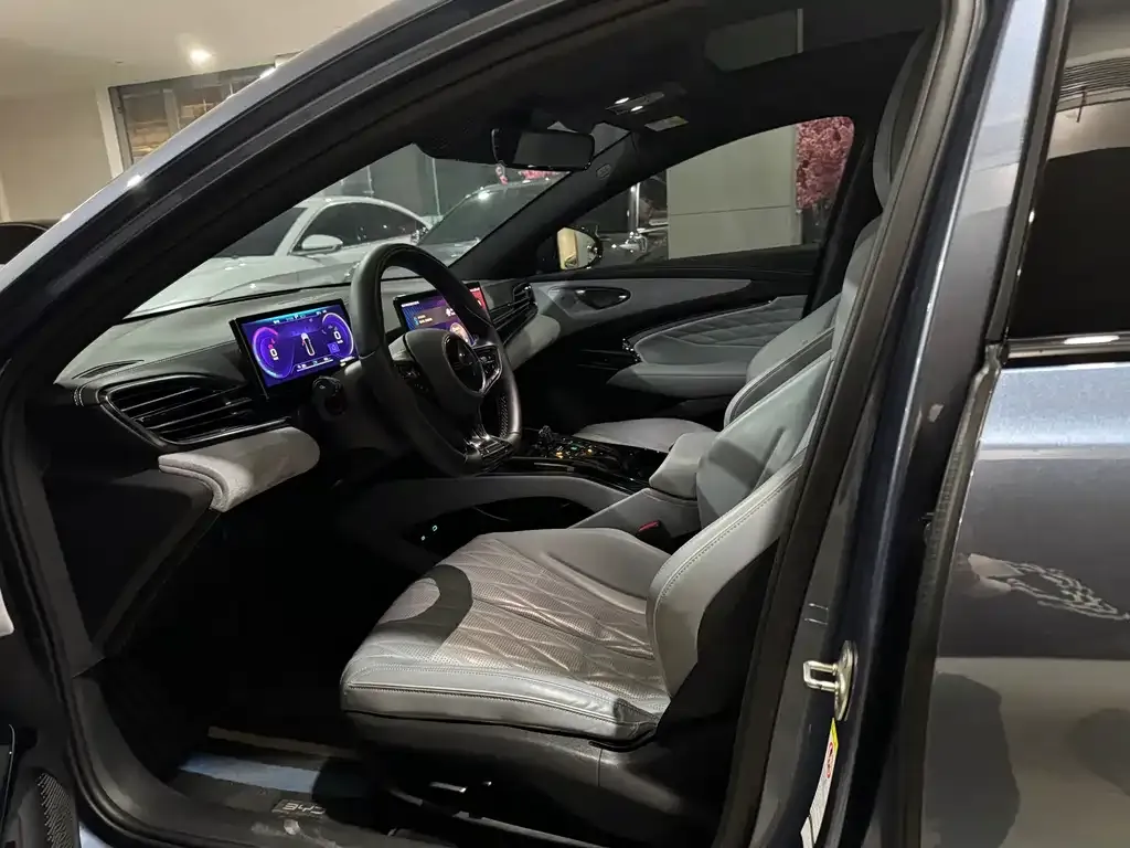 BYD Seal — фото 9