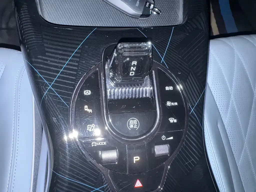 BYD Seal — фото 4