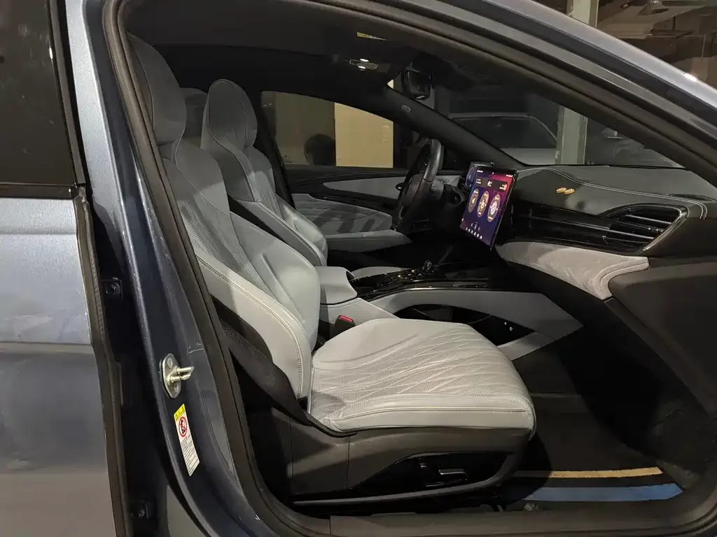 BYD Seal — фото 7