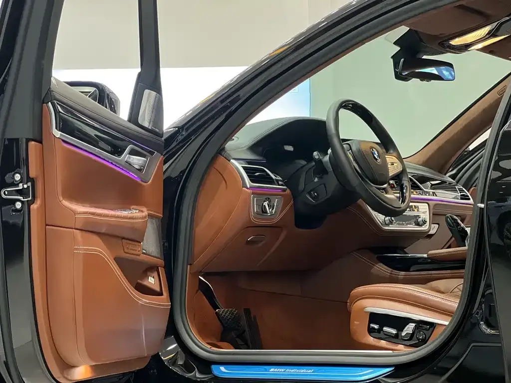 BMW 7 Series 2021 из CN, фото 5