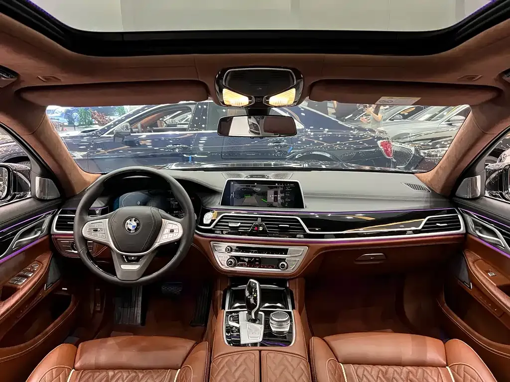 BMW 7 Series 2021 из CN, фото 8