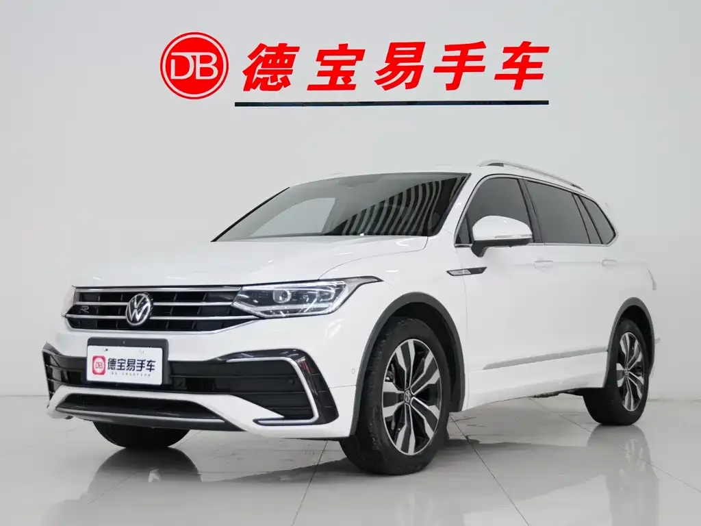 Volkswagen Tiguan L — фото 1