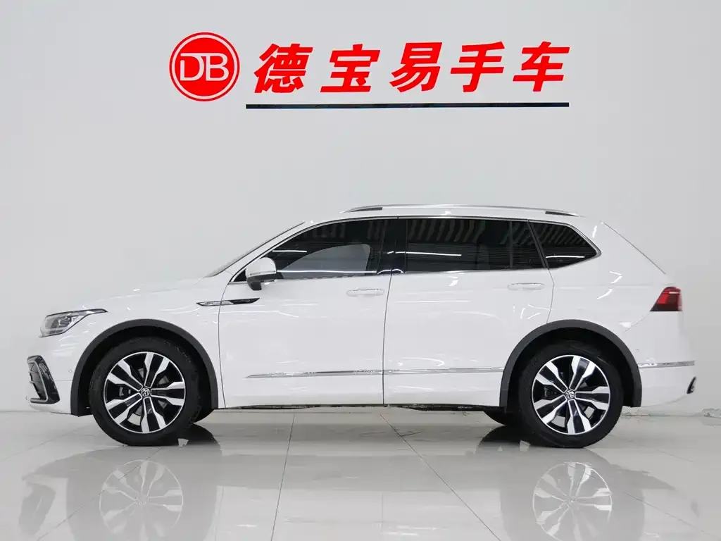 Volkswagen Tiguan L — фото 8
