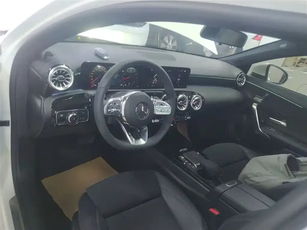 Mercedes-Benz A-Class 2023 из CN, фото 9