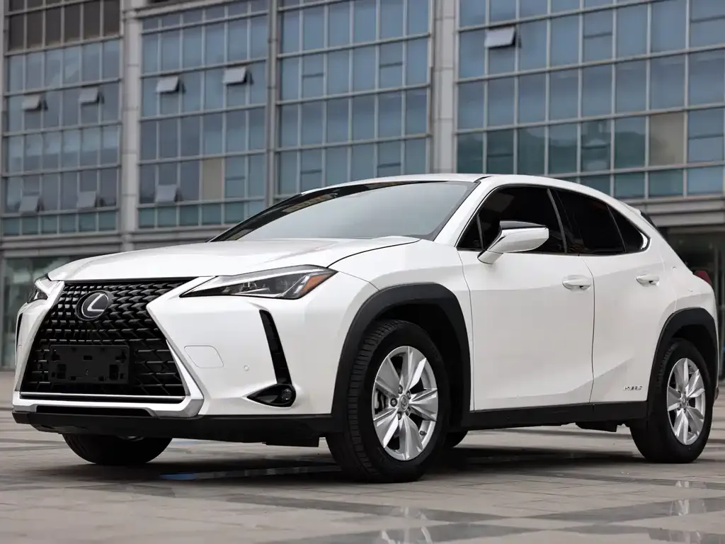 Lexus UX — фото 1