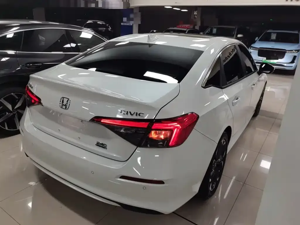 Honda Civic — фото 7