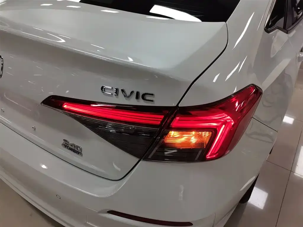 Honda Civic — фото 8
