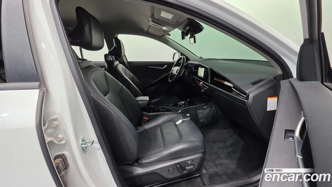 Kia Niro — фото 10