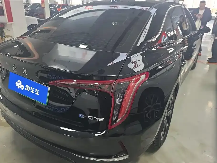 Hongqi E-QM5 — фото 9