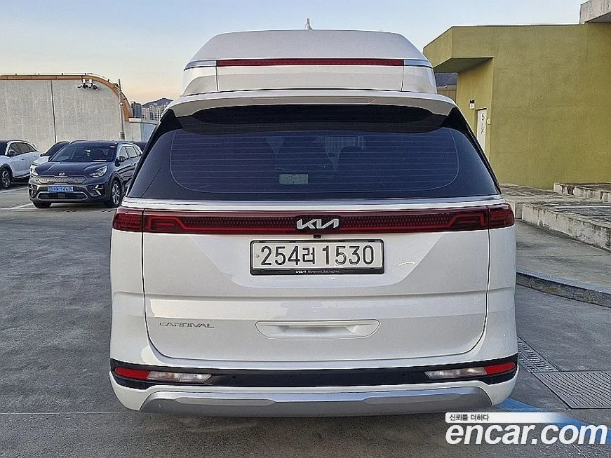Kia Carnival — фото 6