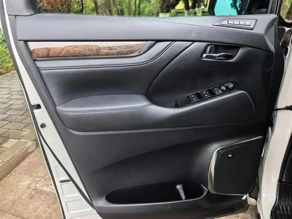 Toyota Vellfire 2021 из CN, фото 4
