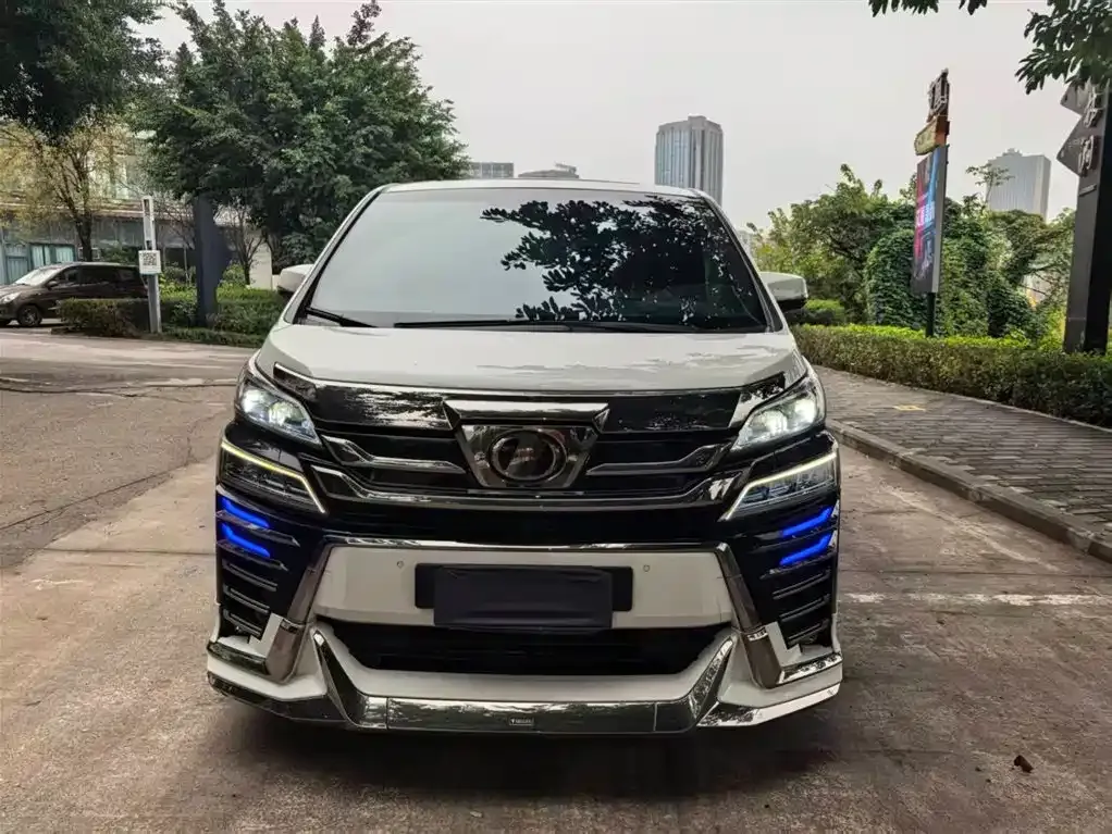 Toyota Vellfire 2021 из CN, фото 2