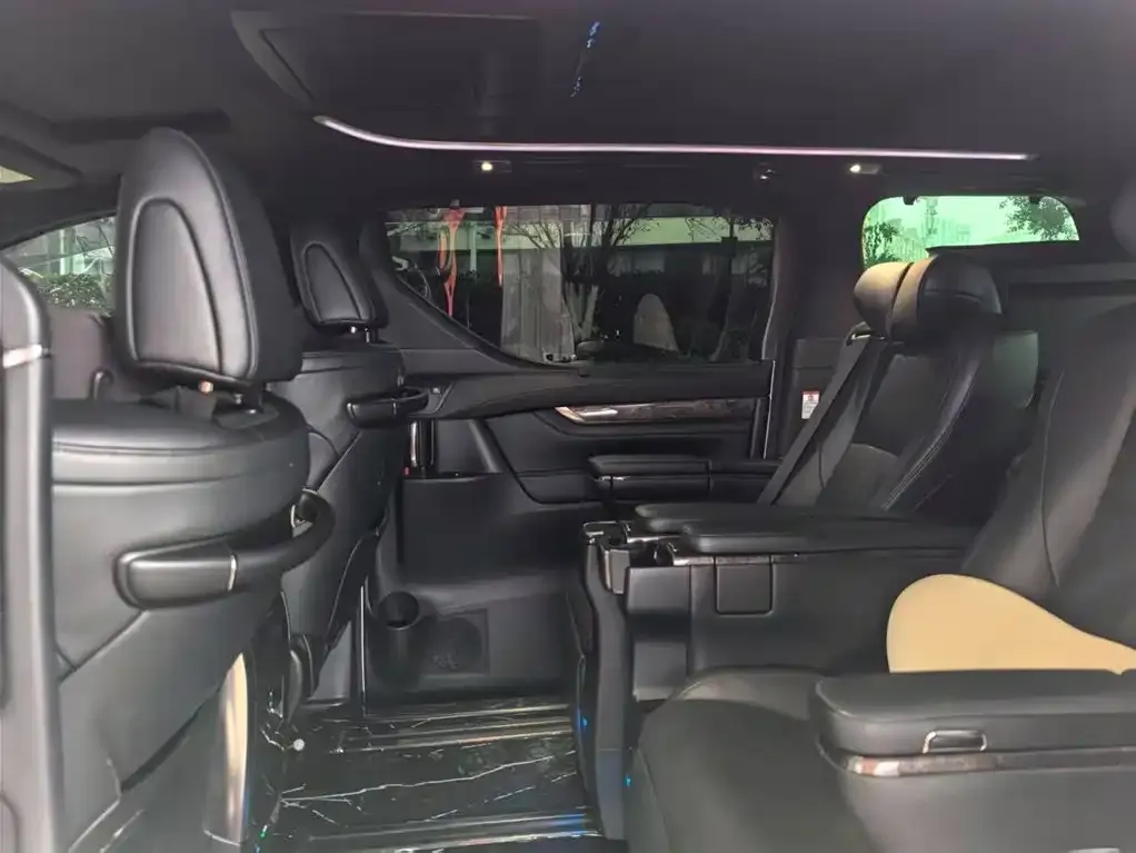 Toyota Vellfire 2021 из CN, фото 3