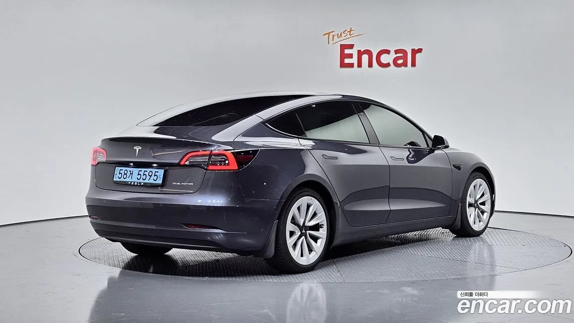 Tesla Model 3 2021 из KR, фото 2