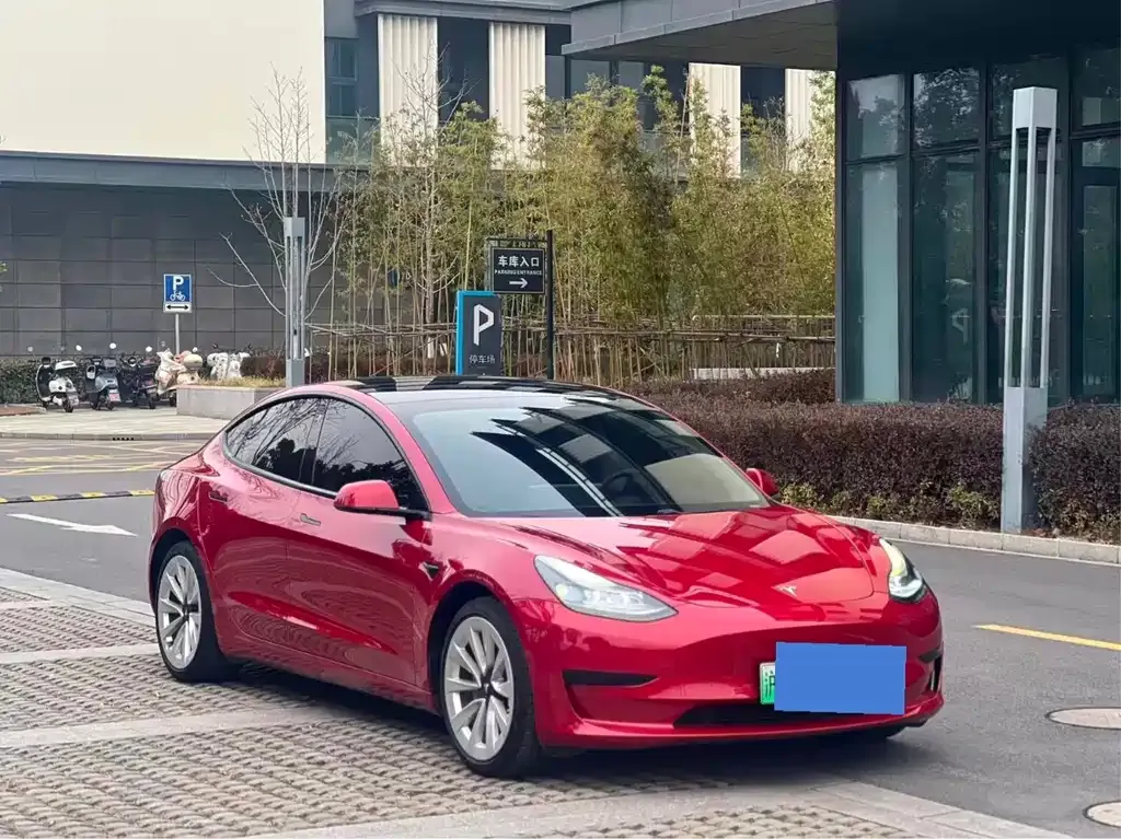 Tesla Model 3 — фото 6