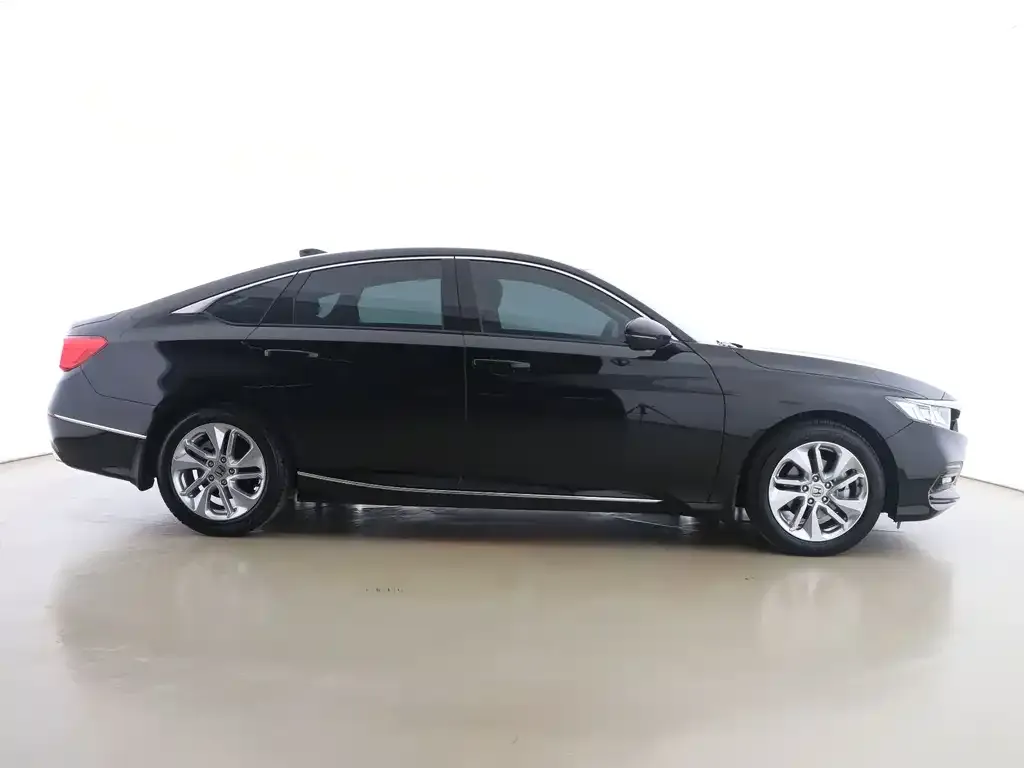 Honda Accord — фото 10