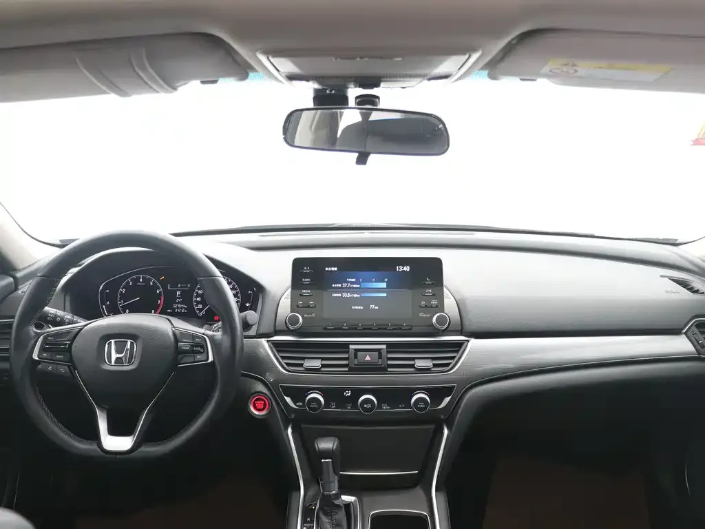 Honda Accord — фото 9