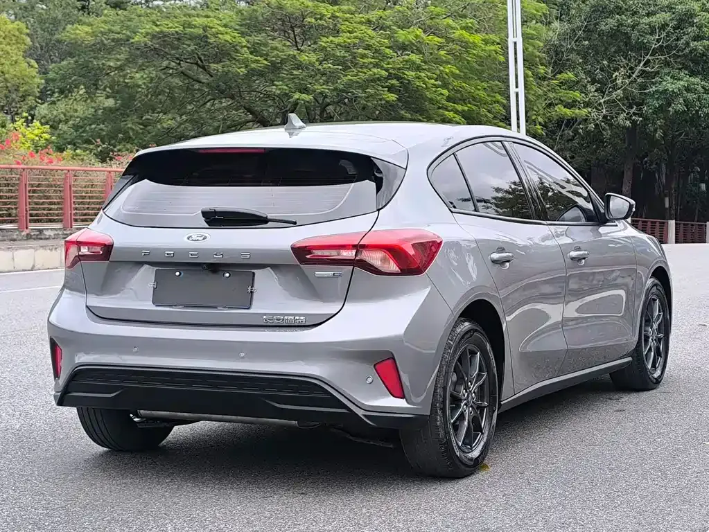 Ford Focus 2022 из CN, фото 7