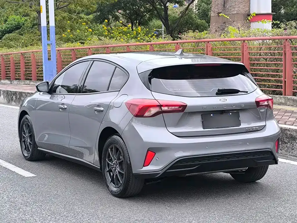 Ford Focus 2022 из CN, фото 10