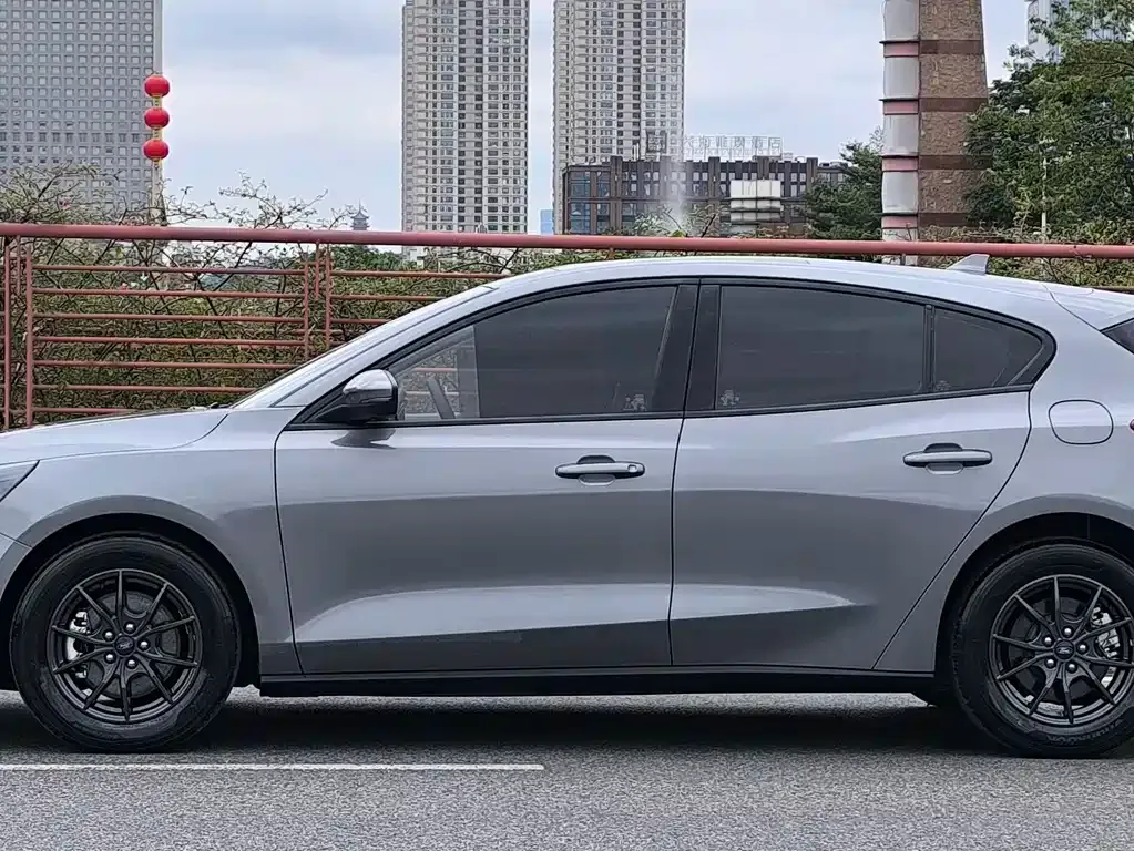 Ford Focus 2022 из CN, фото 9