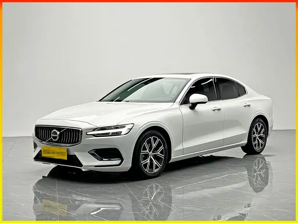 Volvo S60 — фото 1