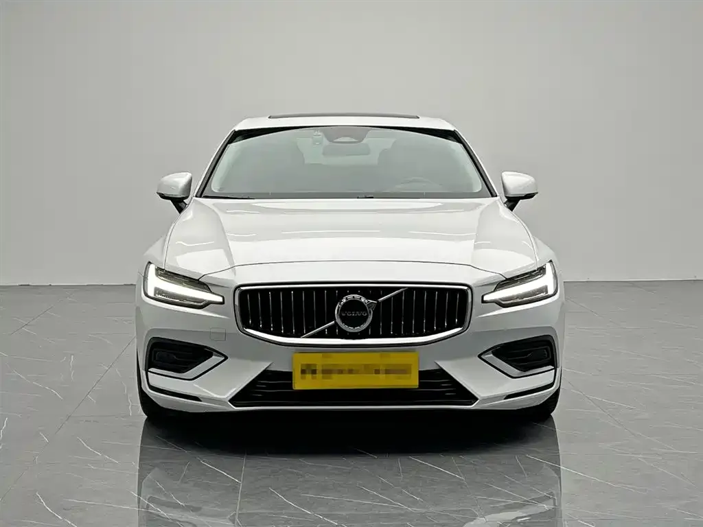 Volvo S60 — фото 9